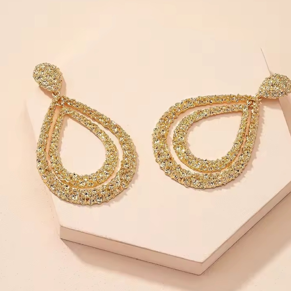 Wedding vintage Gold Teardrop Earrings